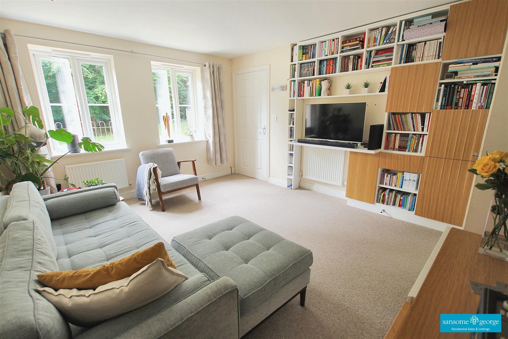 4 bed property in Clarendon Rise, Reading